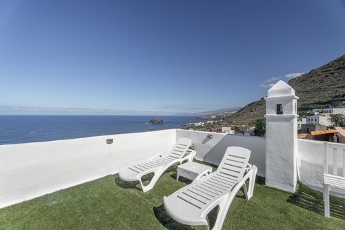 « Tenerife » avec vue mer, terrasse partagée et Wi-Fi