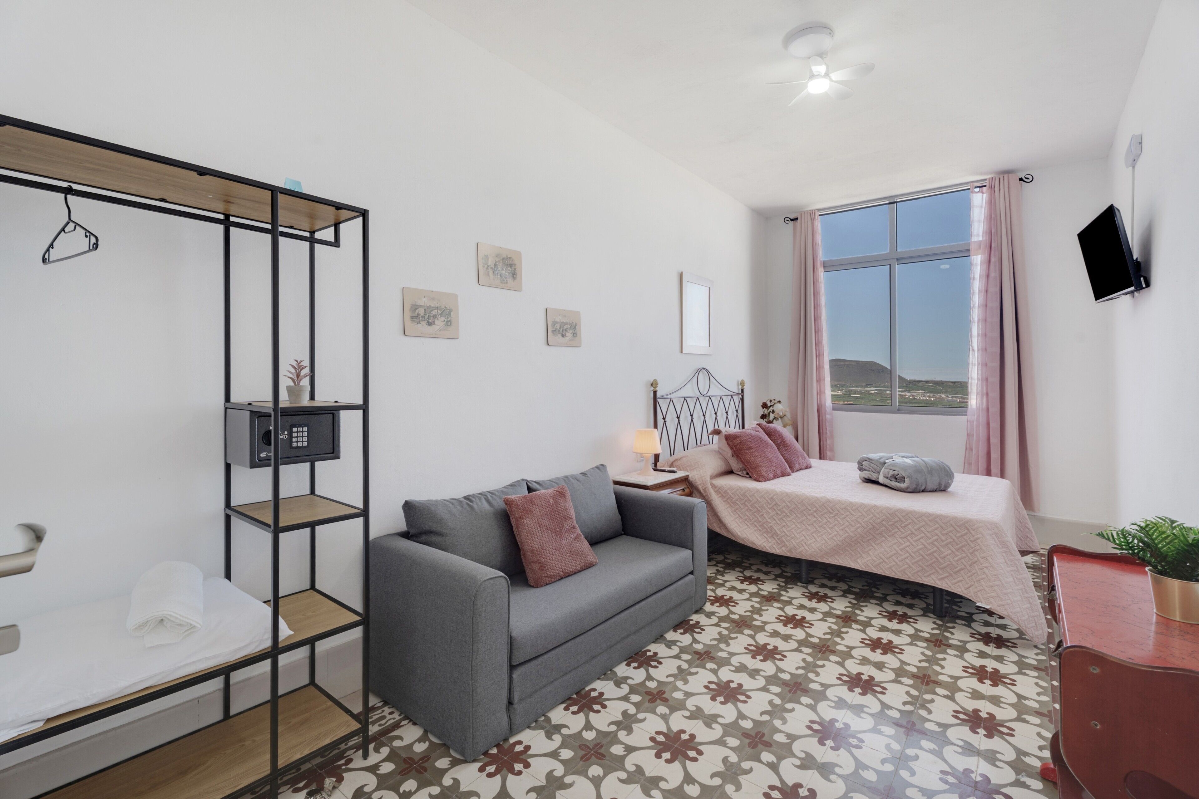 アイロン / アイロン台、WiFi、ベッドシーツ