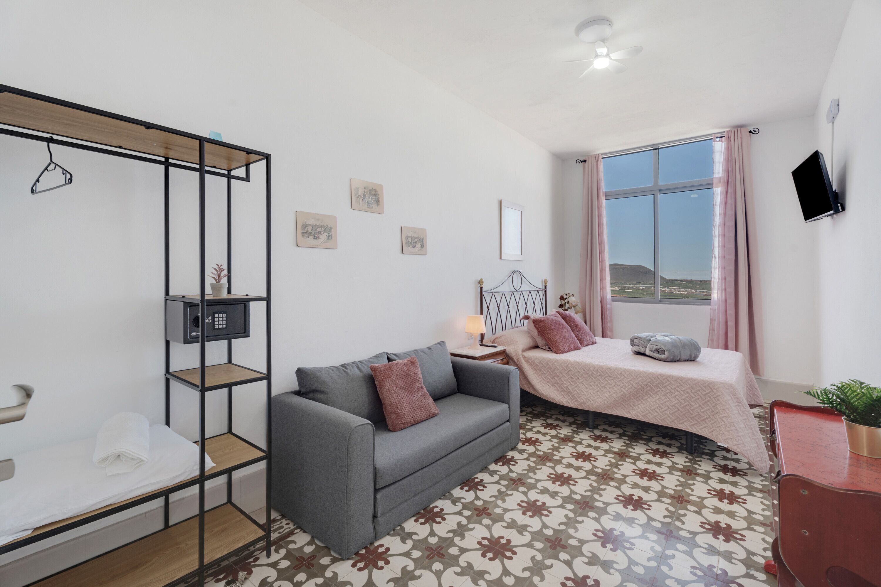 熨斗/熨衣板、WiFi、床单