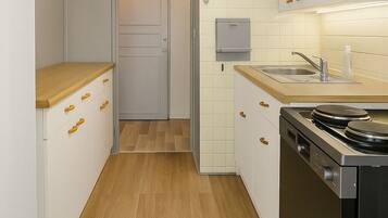 Micro-ondes, plaque de cuisson, lave-vaisselle