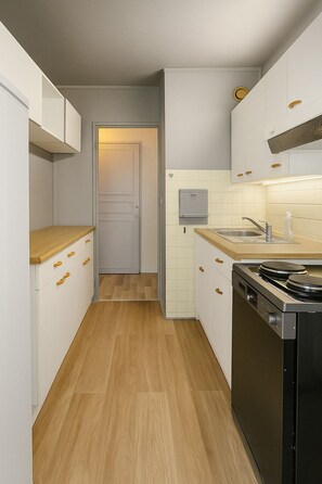 Microwave, stovetop, dishwasher