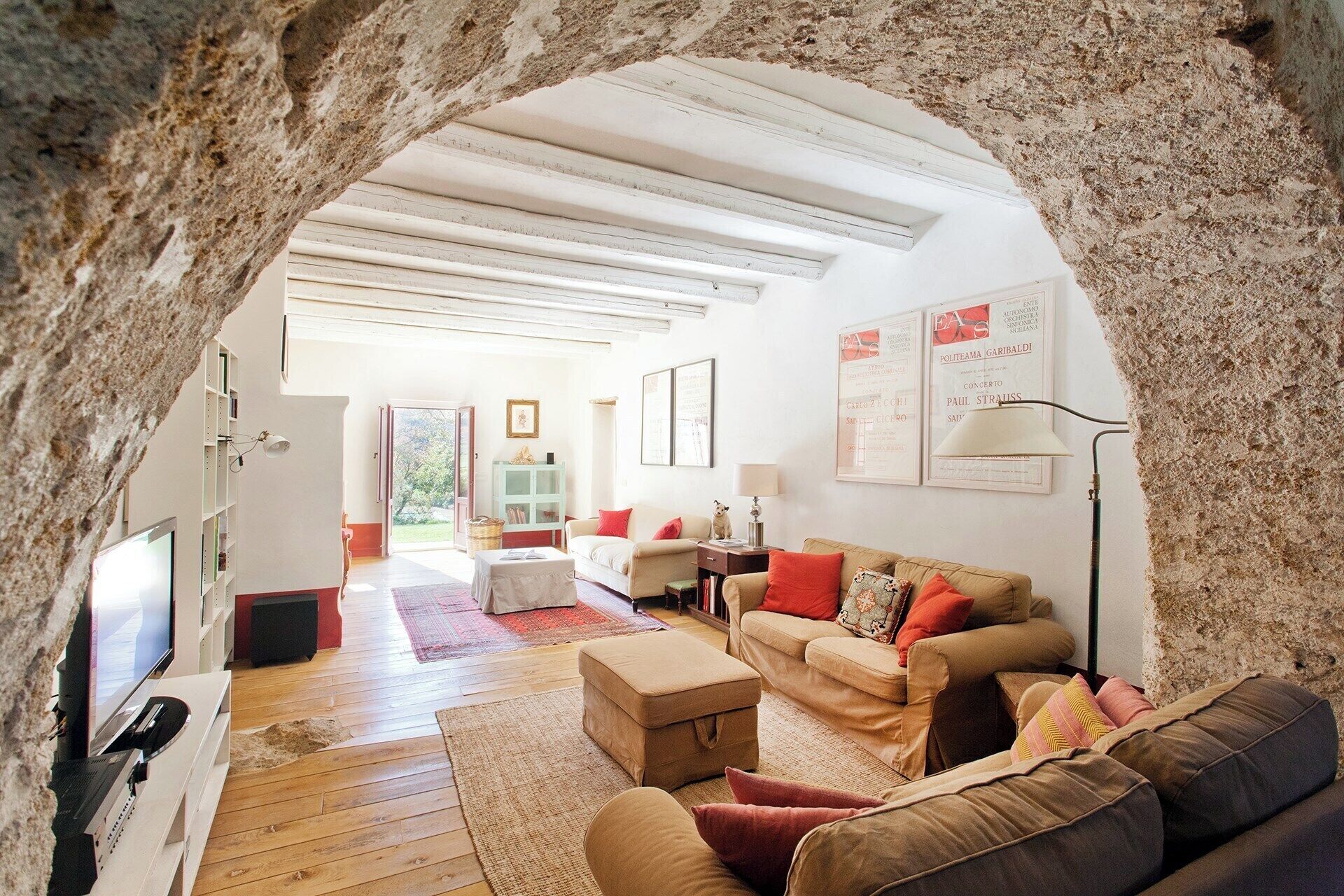 DVD player, mesa de pingue-pongue, aparelho de som