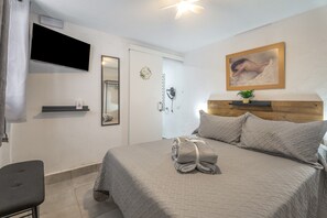 Iron/ironing board, WiFi, bed sheets - Fuerteventura with Interior View, Shared Terrace and Wi-Fi (Garachico)