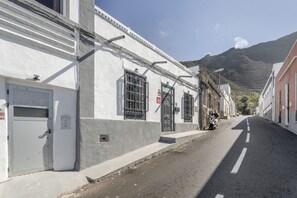 Exterior - Fuerteventura with Interior View, Shared Terrace and Wi-Fi (Garachico)