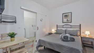 Bügeleisen/Bügelbrett, WLAN, Bettwäsche