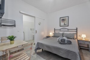 Iron/ironing board, WiFi, bed sheets - Gran Canaria with Sea View, Shared Terrace, and Wi-Fi (Garachico)