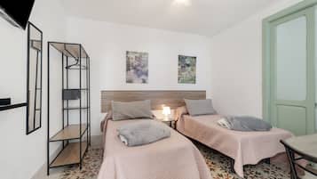 Bügeleisen/Bügelbrett, WLAN, Bettwäsche