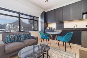 TV - Modern Tokyo Apartment | No Loadshedding (Cape Town)