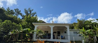 Cozy 2BR mountain hideaway – lush views & El Yunque waterfalls nearby