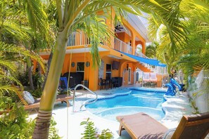 Unclassified image, 5 of 35, button