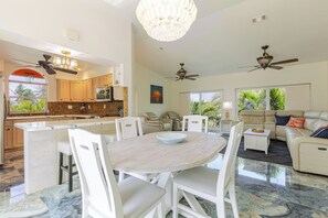 Interior - Sunset Reef 2bed/2bath updated single family with private pool & dockage (Marathon)