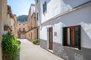 Exterior - Holiday Home 'Casa Guillermo' with Mountain View, Wi-Fi and Air Conditioning (Pollensa)