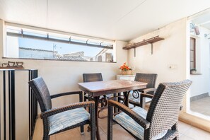 Outdoor dining - Holiday Home 'Casa Guillermo' with Mountain View, Wi-Fi and Air Conditioning (Pollensa)