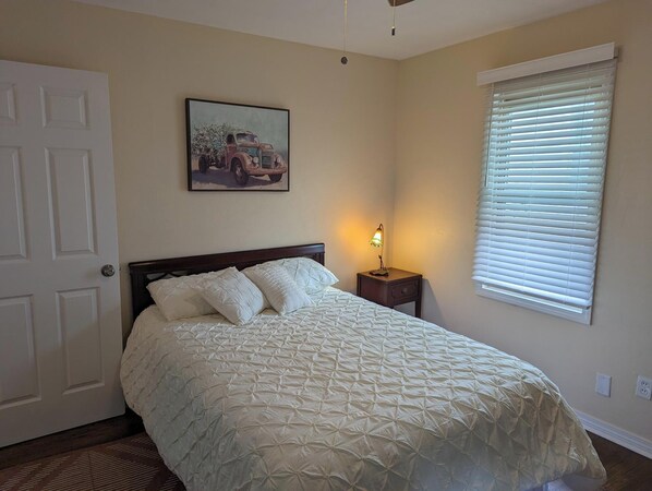 2 bedrooms, iron/ironing board, WiFi, bed sheets