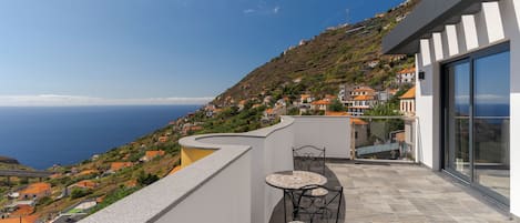 Comfort appartement, balkon, uitzicht op oceaan | Terras