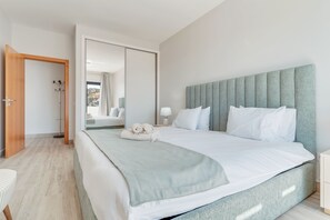 Comfort Apartment, Balcony, Ocean View | Iron/ironing board, free WiFi
