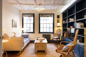 TV - Easter Cottage - Central Rye, Effortless Chic! | Pass the Keys (Rye)