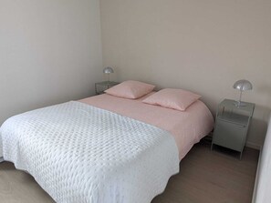 1 soverom, strykejern/-brett og wi-fi (inkludert)