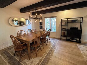 Dining - Stunning Mtn Condo - Prime Location, Walk to Ski Lifts & Main Street! (Breckenridge)