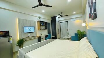 Luxury-Studio | Laptopgeeigneter Arbeitsplatz, kostenloses WLAN