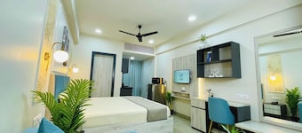 OnlyStay Peace Pavillion