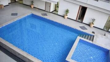 Seasonal outdoor pool