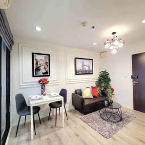 Appartement, 1 chambre, accessible aux personnes à mobilité réduite, vue jardin | Salle à manger