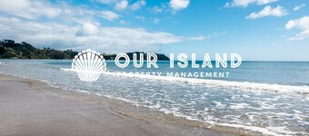 Onetangi Beach House – Walk to the Sand