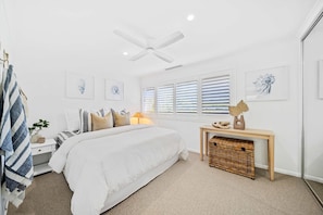 3 عدّة غرف نوم ومكواة/لوح كي وواي فاي وملاءات أسرّة