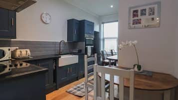 Køkkentøj/tallerkener/redskaber