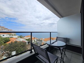 Outdoor dining - Sea View Garajau II by Rentallido (Caniço)