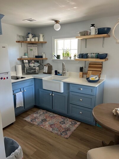 Cozy Top-Floor Hideaway with Small-Town Charm