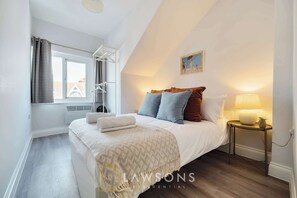 2 Schlafzimmer, Bügeleisen/Bügelbrett, Reisekinderbett, Bettwäsche