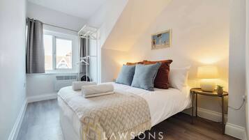 2 Schlafzimmer, Bügeleisen/Bügelbrett, Reisekinderbett, Bettwäsche