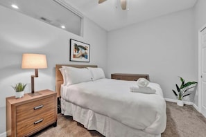 2 bedrooms, iron/ironing board, internet, bed sheets