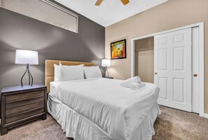 2 chambres, fer et planche à repasser, accès à Internet, literie fournie