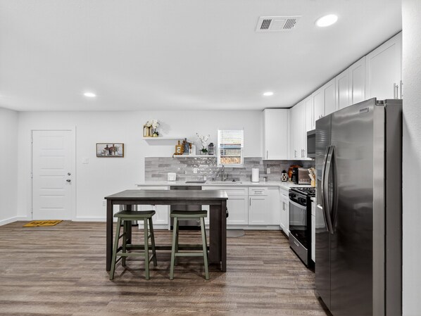 Fridge, microwave, oven, dishwasher