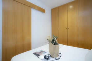2 chambres, fer et planche Ă repasser, Wi-Fi gratuit, draps fournis