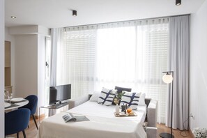 2 bedrooms, iron/ironing board, free WiFi, bed sheets - La Pergola 5B - Double Studio Exterior (Castellón)