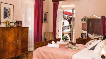 2 dormitorios, tabla de planchar con plancha, wifi y ropa de cama