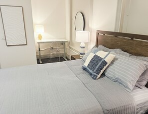 1 bedroom, desk, WiFi, bed sheets