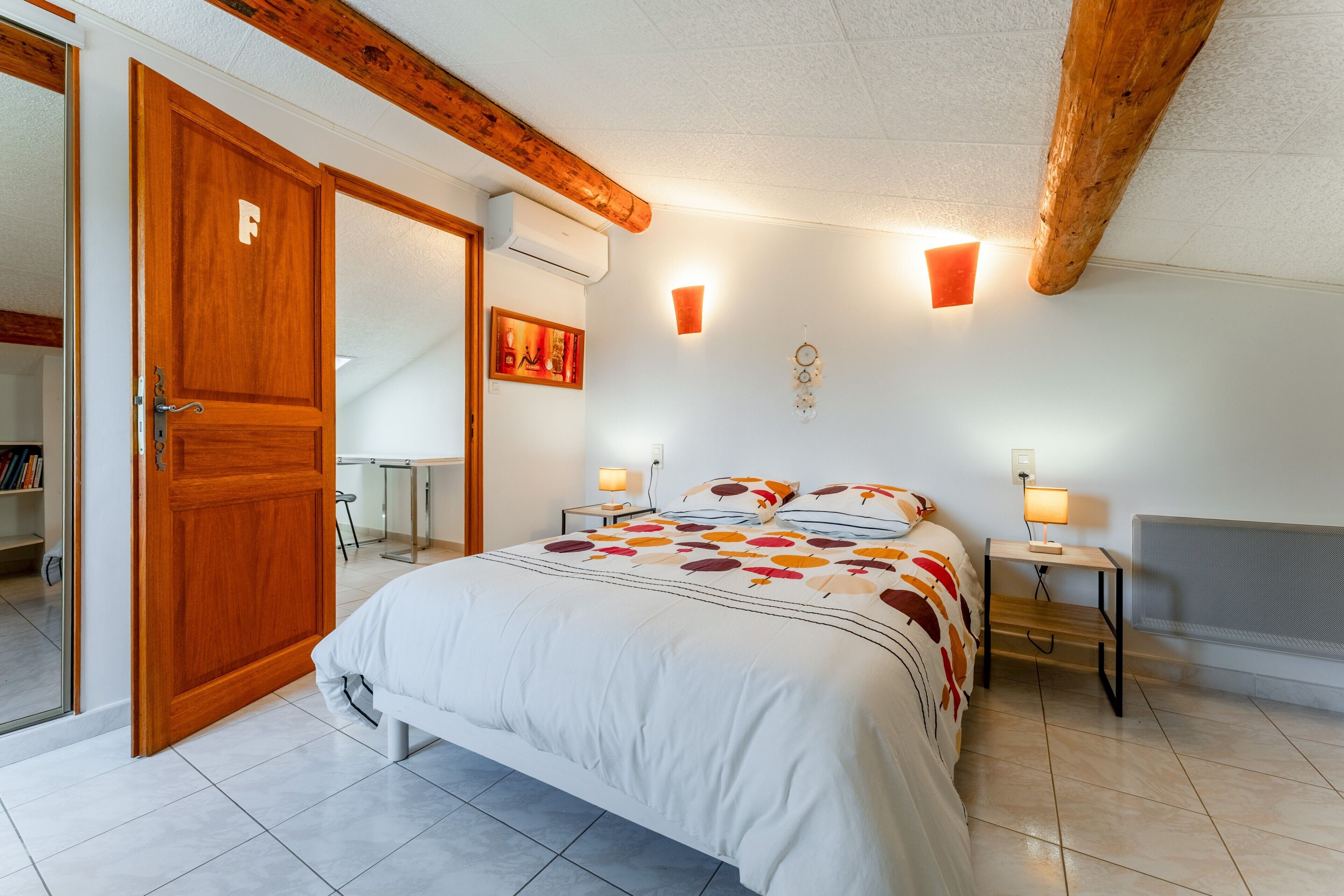 3 bedrooms, desk, iron/ironing board, WiFi