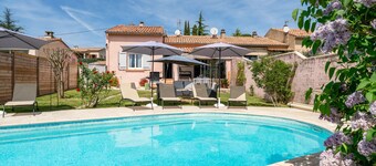 Holiday Home 'Near Vaison La Romaine' with Private Pool, Wi-Fi and Air Conditioning
