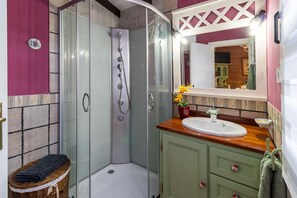 Bathroom - Rural House 'El Capricho de Rosmary' with Mountain Views and Private Garden (Villanueva)