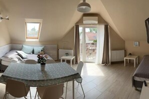 2 عدّة غرف نوم ومكواة/لوح كي وواي فاي وملاءات أسرّة