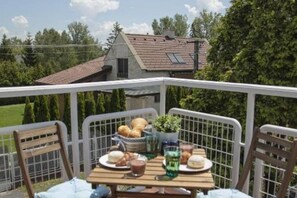 تناول الطعام بالخارج