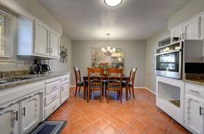 Mikrowelle, Ofen, Herdplatte, Geschirrspüler