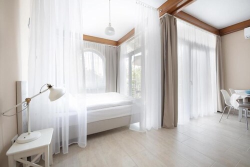 TópART Apartman I : Apartment mit Poolblick