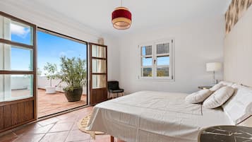 Silitysrauta/-lauta, Wi-Fi, vuodevaatteet