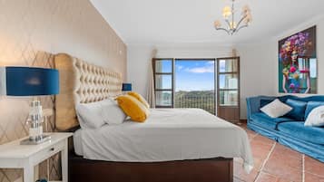 Tabla de planchar con plancha, wifi, ropa de cama